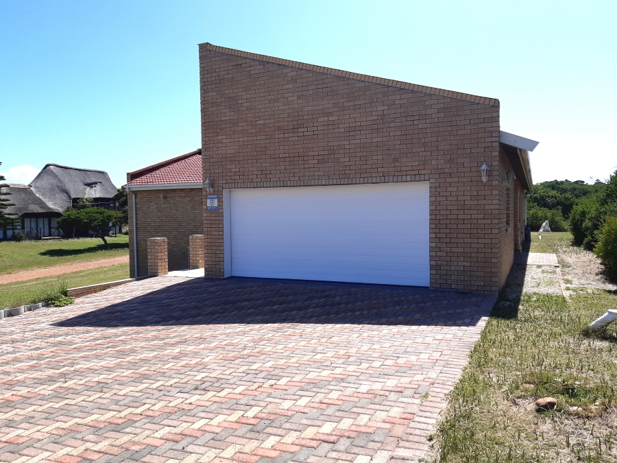 3 Bedroom Property for Sale in Paradise Beach Eastern Cape